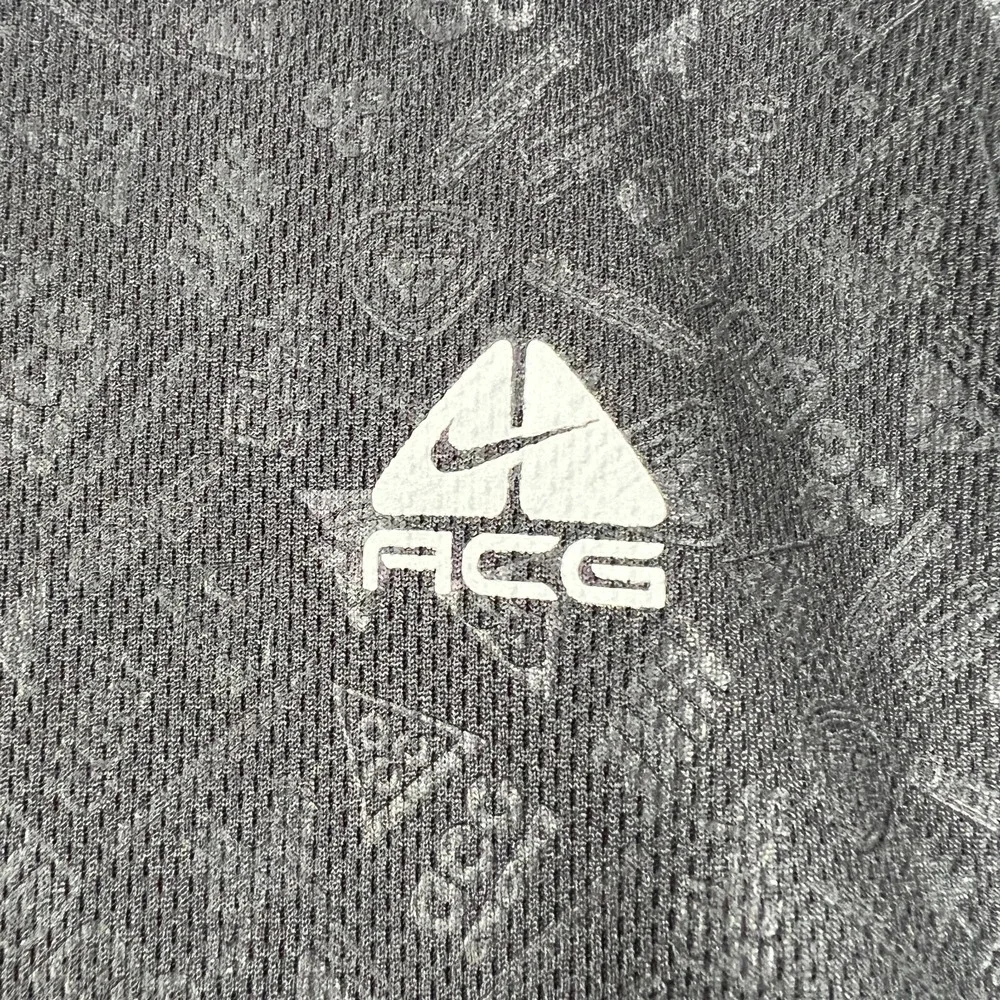 Nike ACG Shirt Womens Medium Black Long Sleeve Fit Dry Workout Activewear Casual